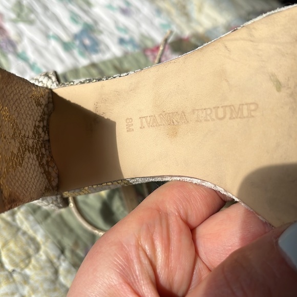 Golden snake heel sandals - Picture 7 of 7